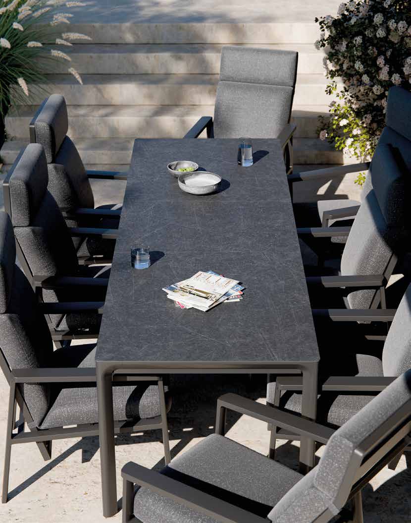 Ambientebild Royal Garden Focosa verstellbarer Gartensessel aus Aluminium mit Gasdruckfeder