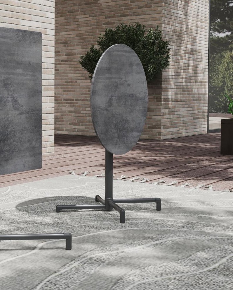 Zugeklappt MWH Flip 70 klappbarer Gartentisch rund