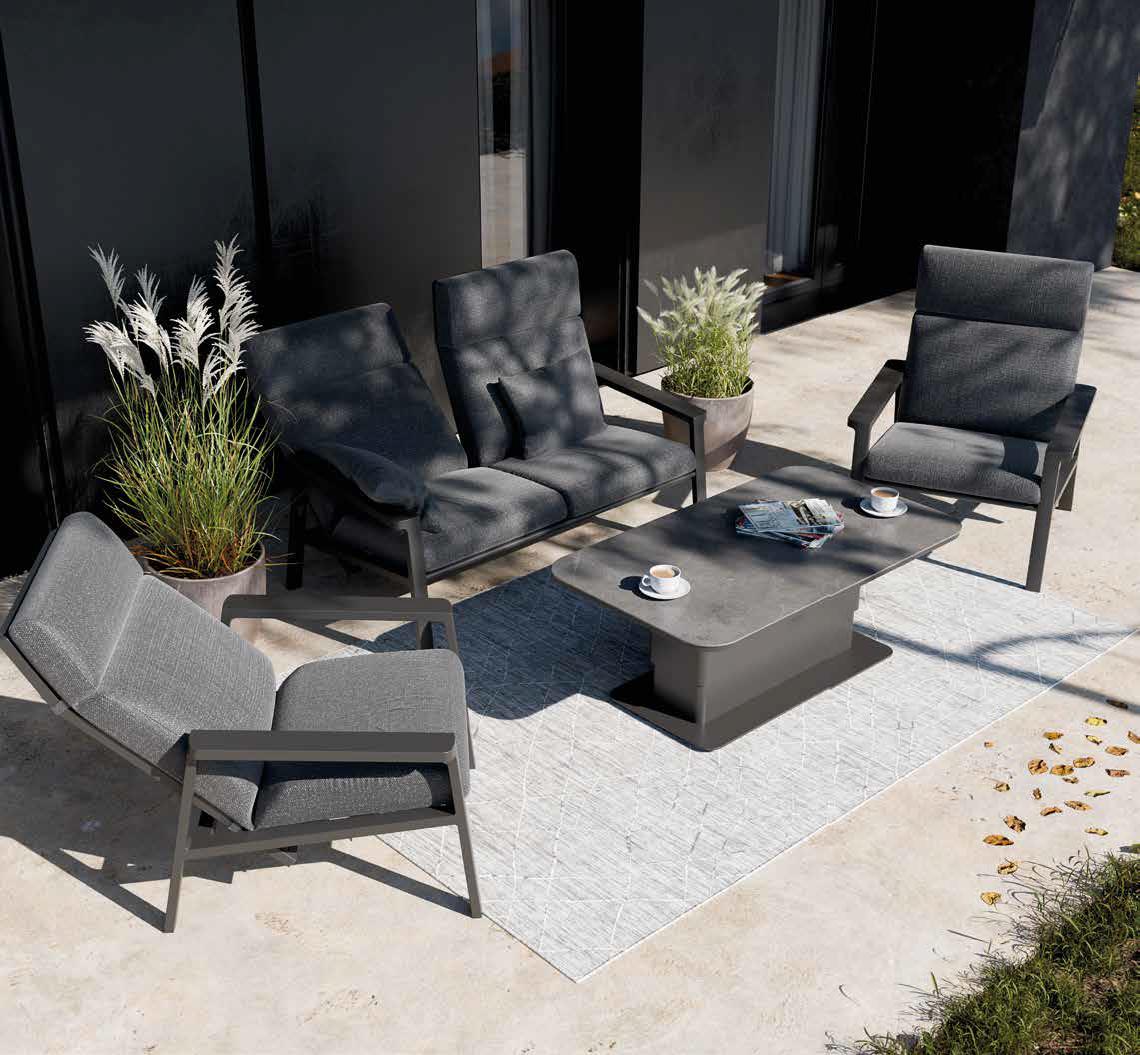 Ambientebild Royal Garden Focosa 2-Sitzer Sofa Anthrazit mit verstellbarer Rückenlehne