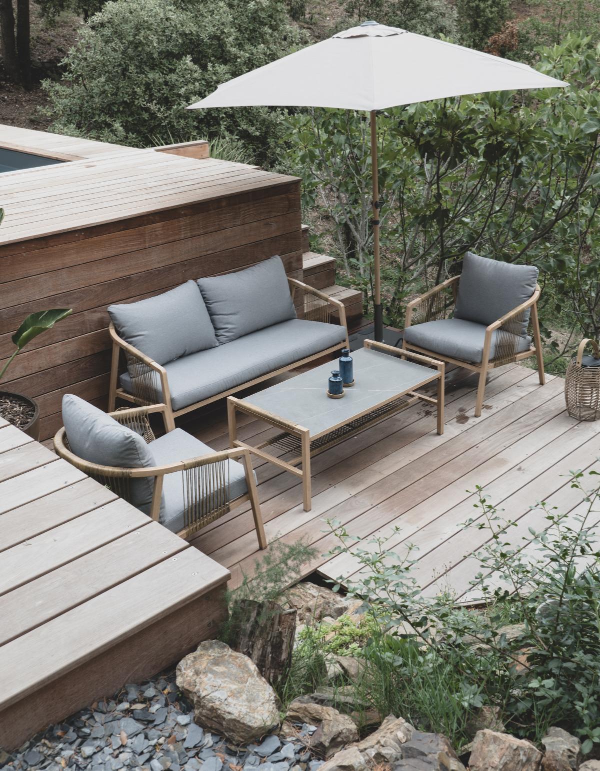 Kanto Lounge Set unter Schirm