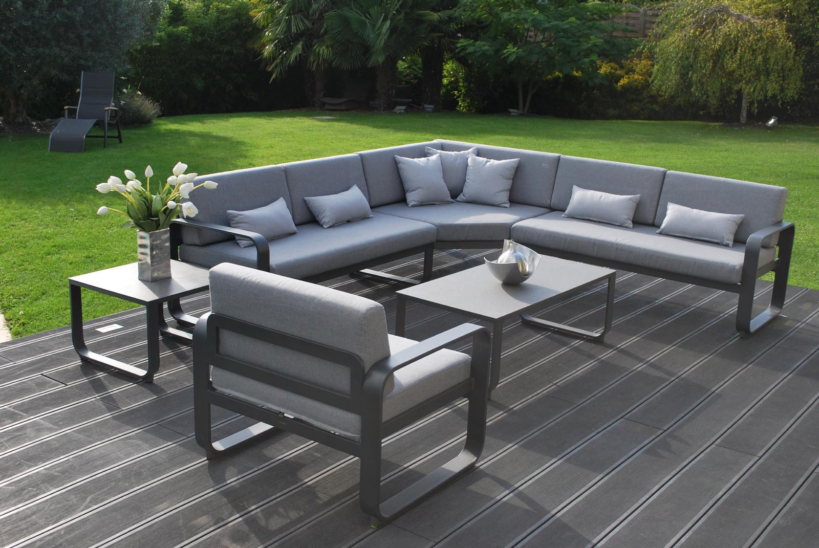 Aluminium für Gartenmöbel - leicht, langlebig und ideal für den Außenbereich