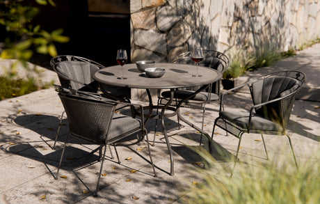 Ambientebild vom Royal Garden Verso Gartentisch 110 cm Fairstone Grau und Elegance Stuhl