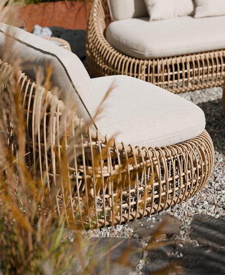 Seitliches Detailbild Einzelsessel Royal Garden Norden