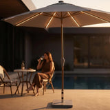 Royal Garden Coro LED Sonnenschirm 300 cm Ambiente im dunkeln