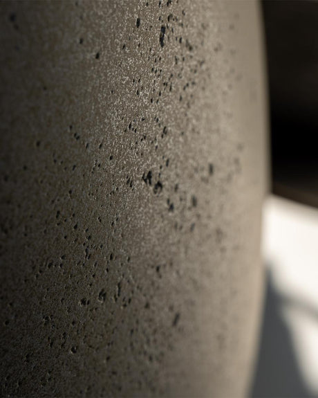 Detail Luca Lifestyle Grigio New Ei-Form niedrig Pflanzentopf Anthrazit 110x65 cm