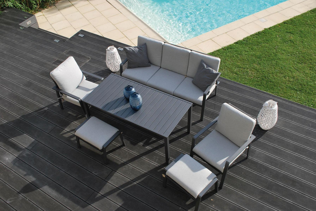 Low-Dining Set, Atlantico Lounge-Set, Gartenmöbel, Aluminium Ecklounge, Vielseitiges Outdoor-Set, Wetterfeste Polster, Bequemer Sitzkomfort, Lounge-Charakter, Entspannen im Garten, Geselliges Beisammensitzen, Praktische Wohnlichkeit, Armlehnen, Abnehmbare Bezüge, 3er Sofa, Lounge-Tisch, Hocker als Sitzgelegenheit, Stabiler Aluminiumrahmen, Pflegeleicht, Matt Grau, Wohlfühl-Oase, Stilvolles Dining, Optimal abgestimmte Sitz- und Tischhöhe, Max. Belastbarkeit 120 kg, 100% Polyester Polster