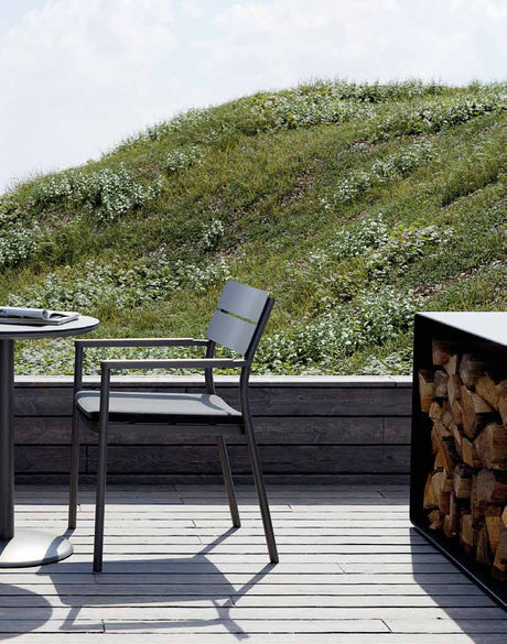 Ambiente Royal Garden Norland Stapelbarer Gartenstuhl mit Armlehnen Anthrazit