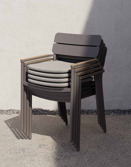 gestapelt Royal Garden Norland Stapelbarer Gartenstuhl mit Armlehnen Anthrazit